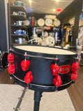 X-Drum Monster Nero Satin 14x5.5 Rullante B-Stock