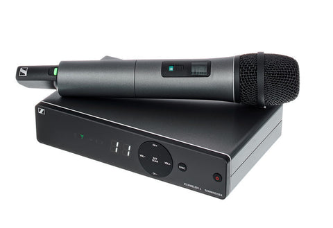 Set ricevitore a 4 canali UHF con microfoni palmari Set ricevitore a 4 canali UHF con microfoni palmari
